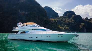 Ferretti 80ft