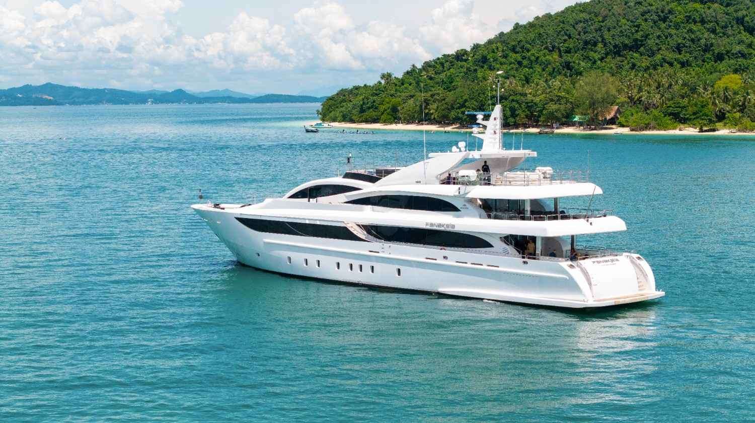 150ft Astondoa Yacht