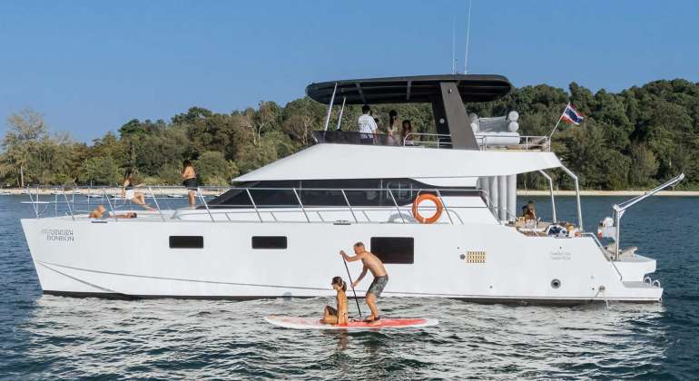 Power Catamaran 52ft